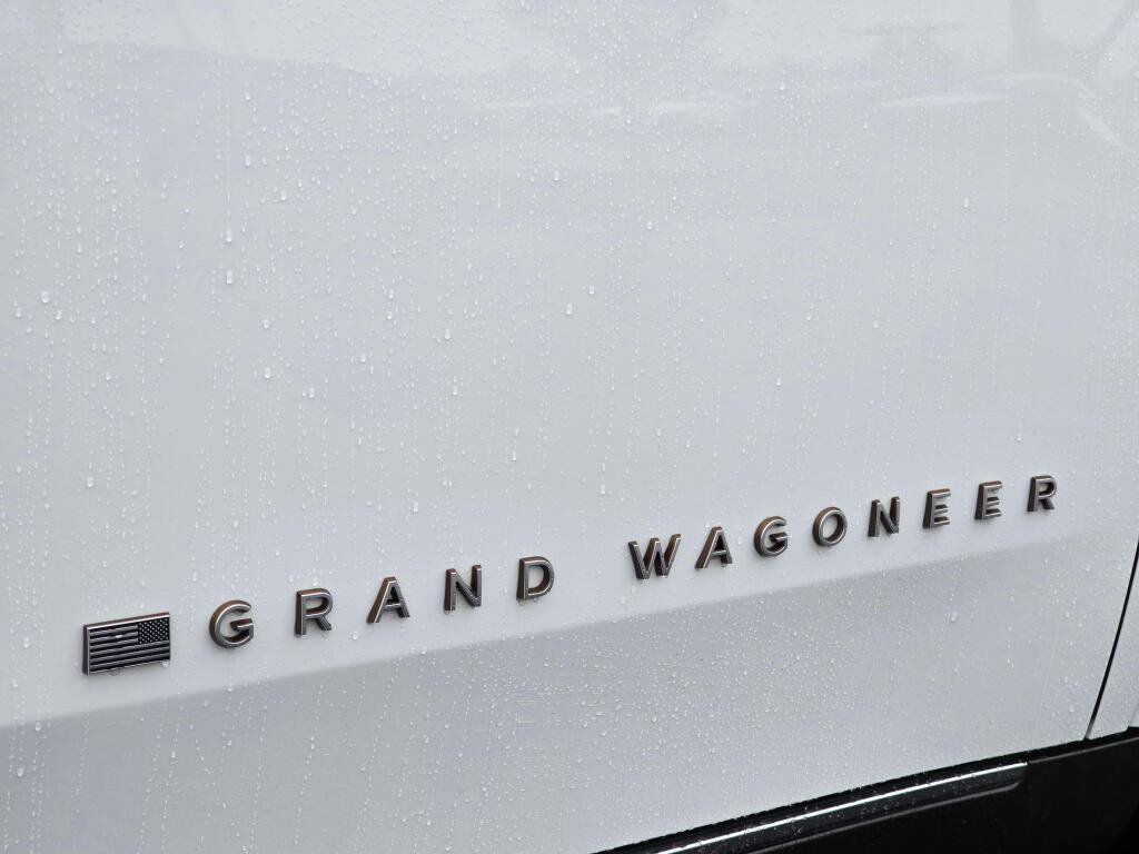Used 2022 Jeep Grand Wagoneer Series III image 32
