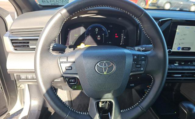 Used 2025 Toyota Camry SE FWD image 11