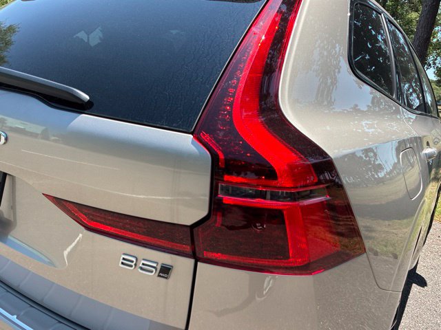 New 2026 Volvo XC60 B5 Plus w/ Protection Package Premier AWD/4WD image 13