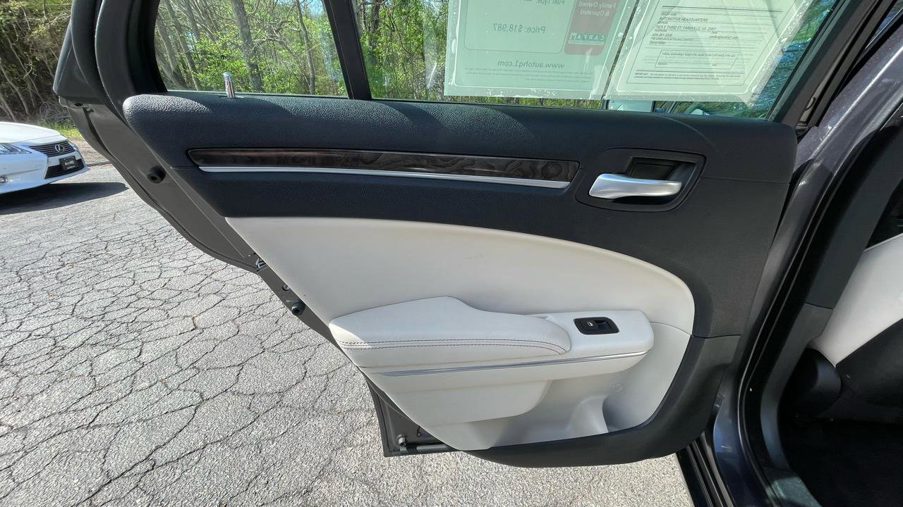 Used 2015 Chrysler 300 C w/ Light Group image 21