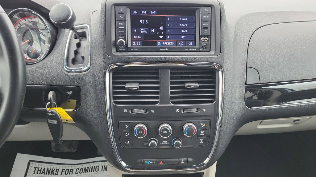 Used 2019 Dodge Grand Caravan SXT image 31