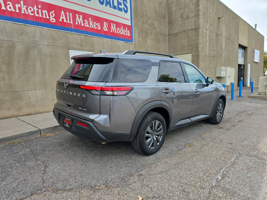 Used 2024 Nissan Pathfinder SV image 8