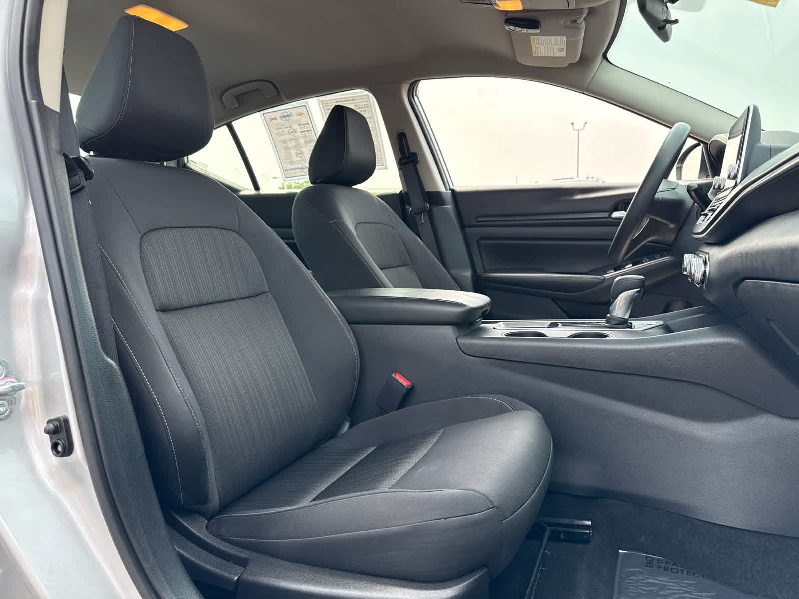 Used 2025 Nissan Altima 2.5 SV FWD image 23