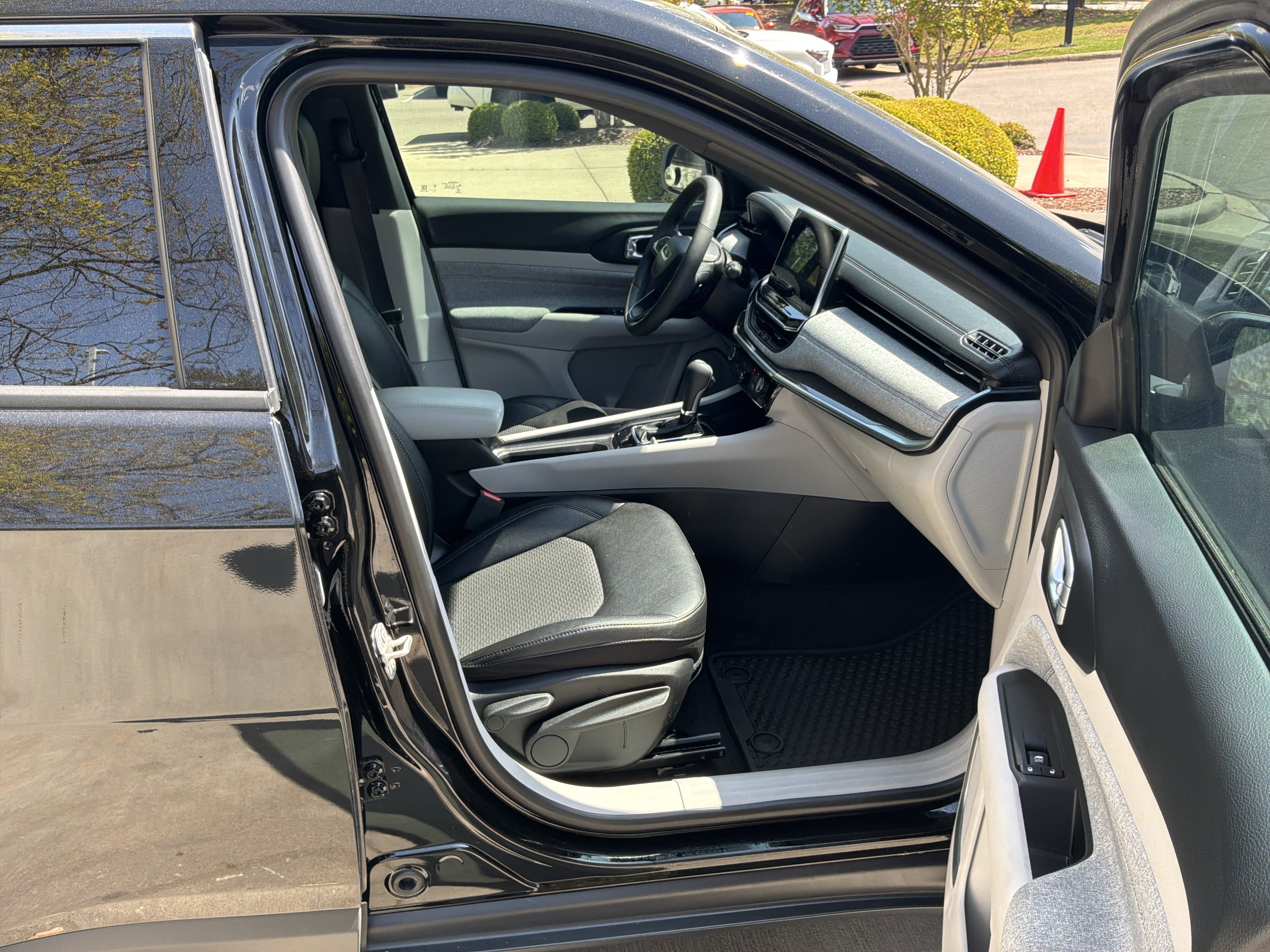 Used 2024 Jeep Compass Latitude w/ Convenience Group image 31