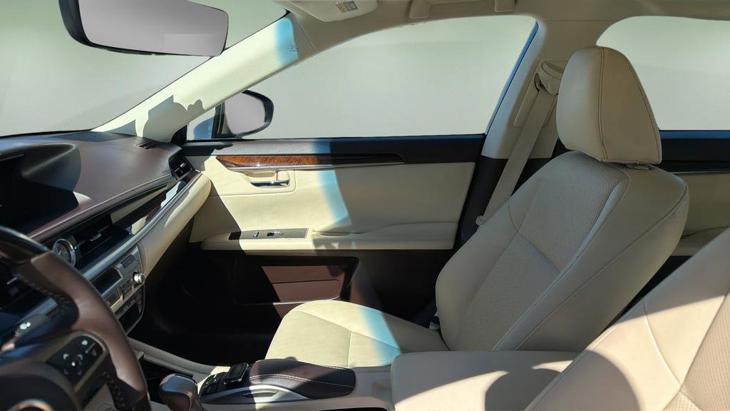Used 2016 Lexus ES 350 w/ Navigation System Package image 13