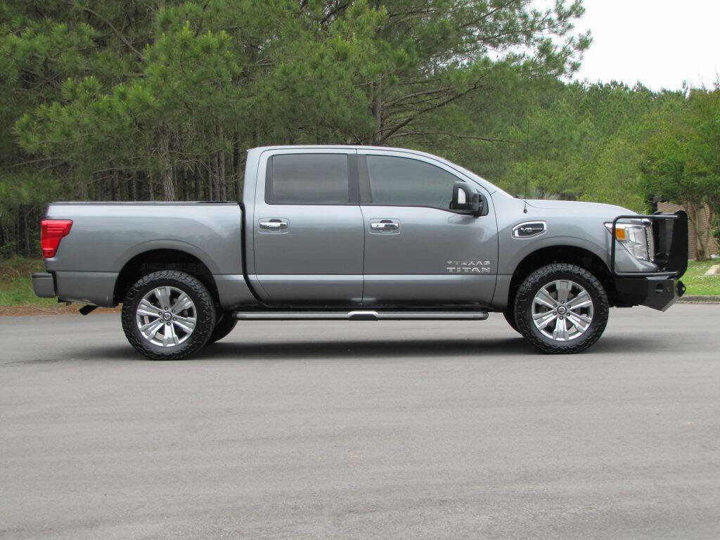 Used 2017 Nissan Titan SV AWD/4WD image 3