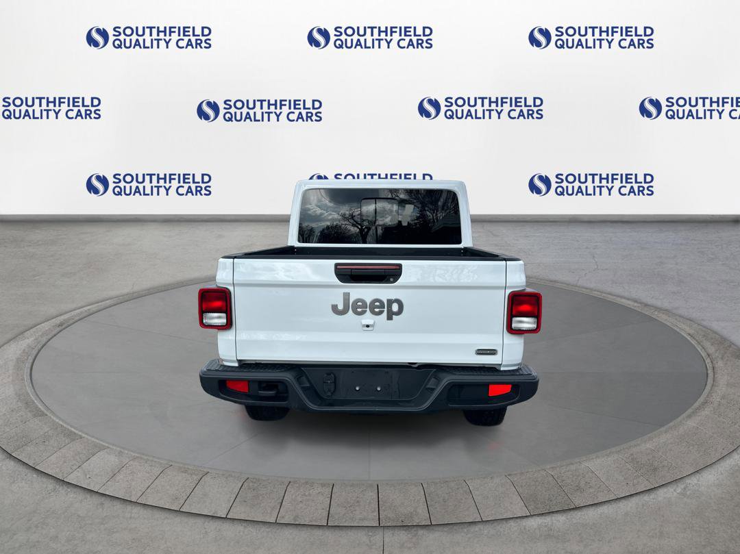 Used 2023 Jeep Gladiator Overland image 5