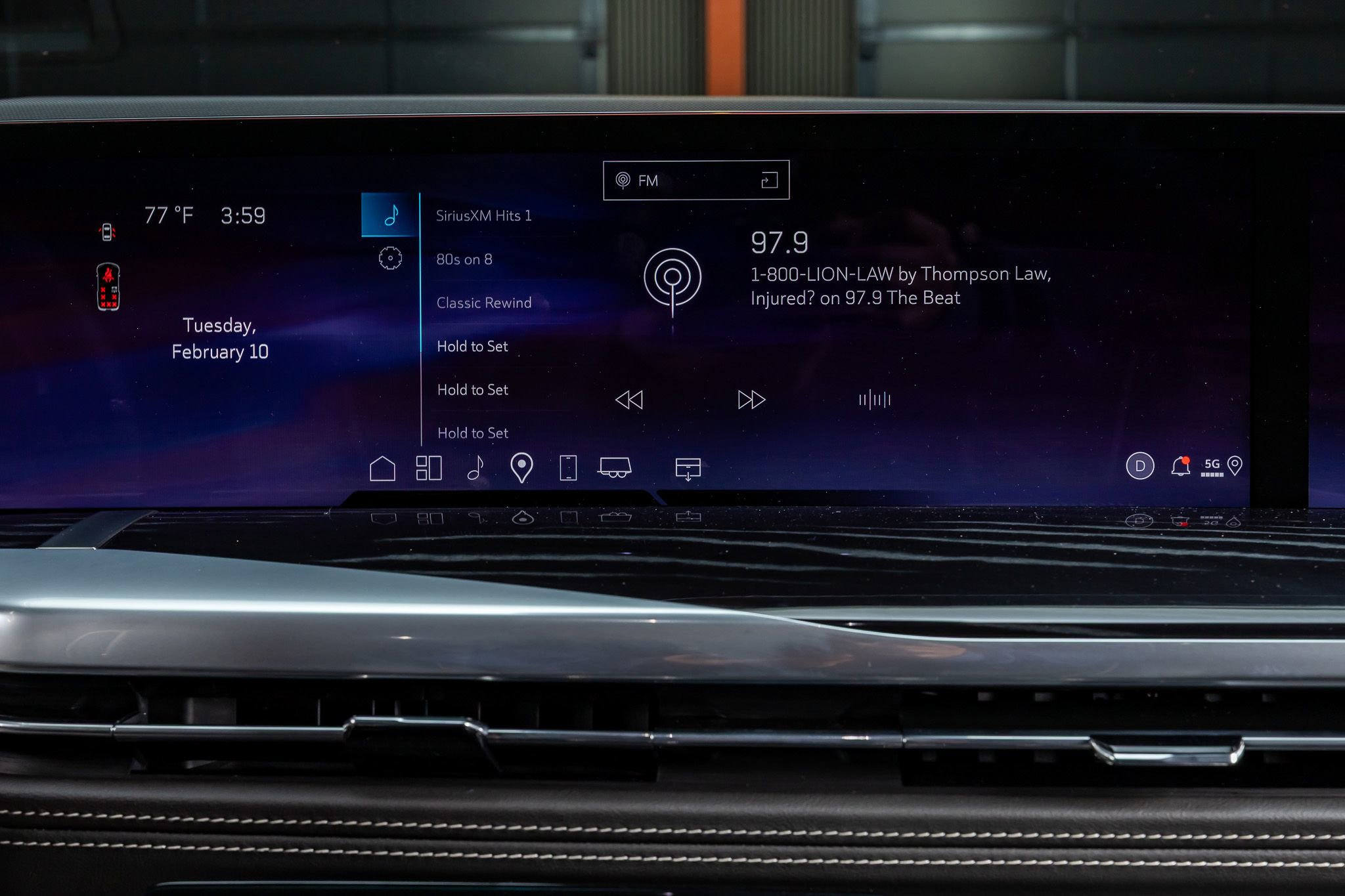 Used 2026 Cadillac Escalade ESV Sport w/ LPO, ONYX Package AWD/4WD image 24