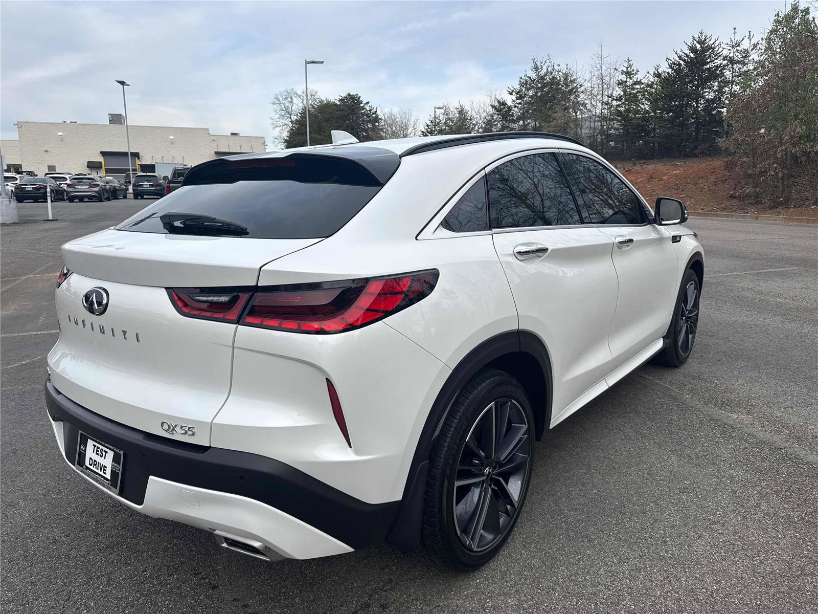 Certified 2025 INFINITI QX55 Essential image 6