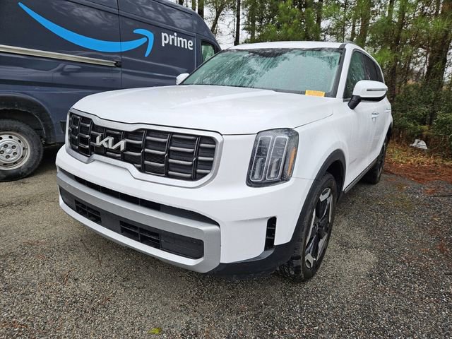 Used 2024 Kia Telluride S image 2