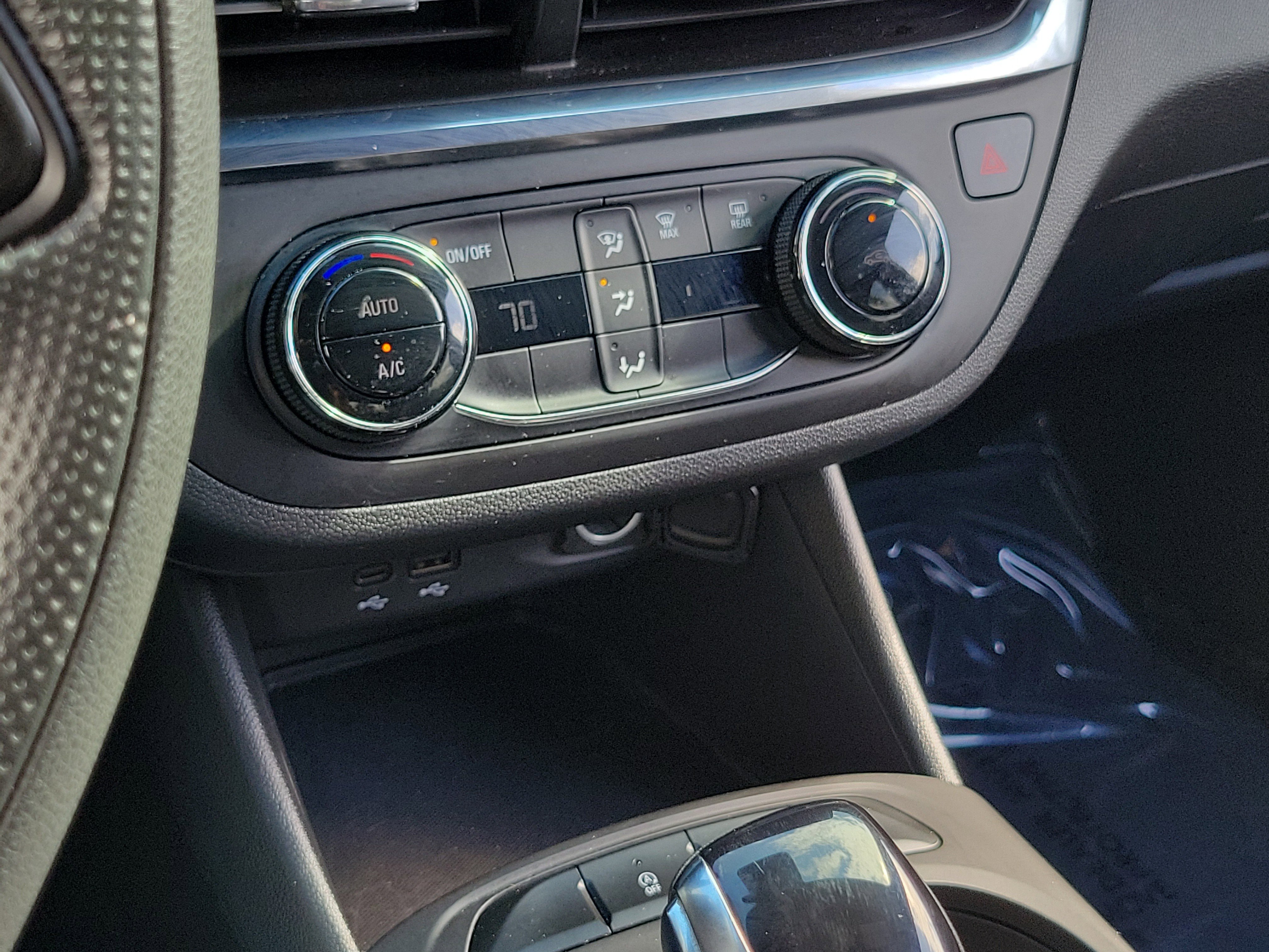 Used 2024 Buick Envista Preferred w/ Advanced Safety Package FWD image 28