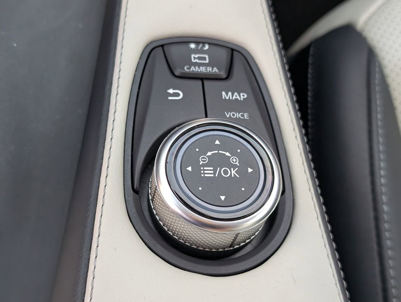 Used 2023 INFINITI QX55 Essential image 19