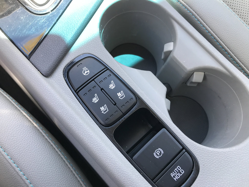 Used 2022 Kia Niro EX Premium FWD image 24