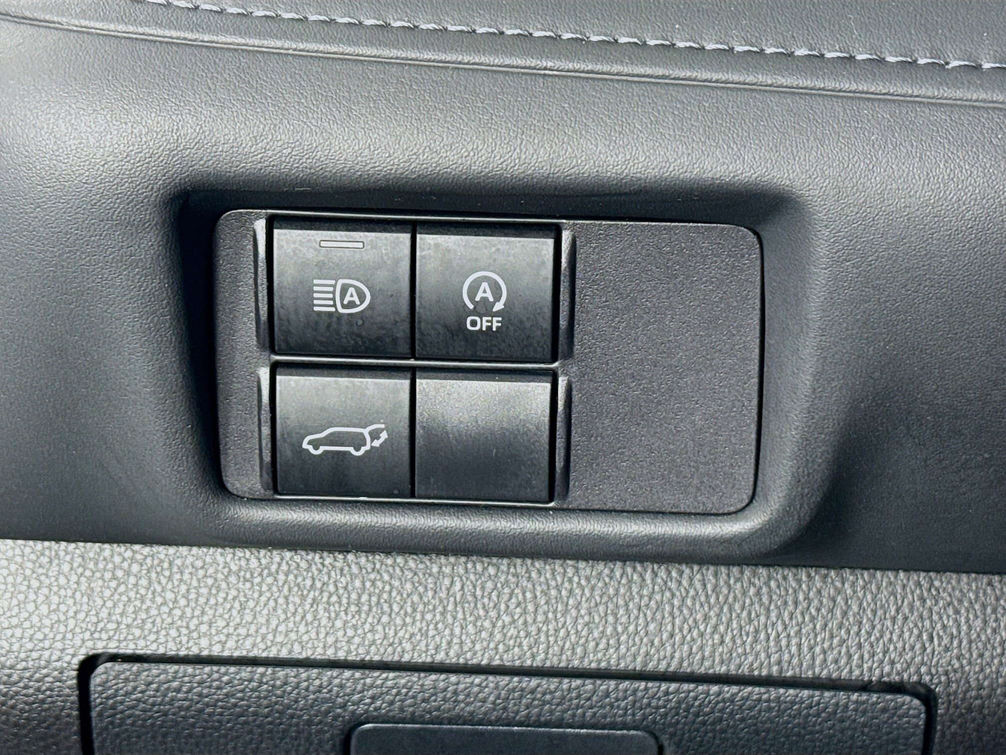 Certified 2024 Toyota Highlander LE image 11