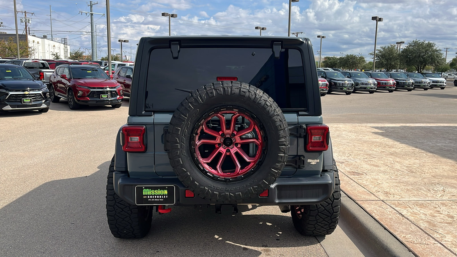 Used 2024 Jeep Wrangler Unlimited Rubicon w/ Technology Group AWD/4WD image 7