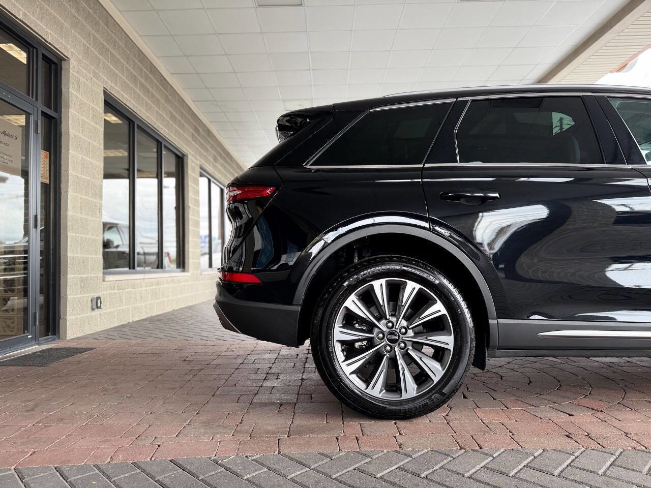 Used 2020 Lincoln Corsair Reserve image 16