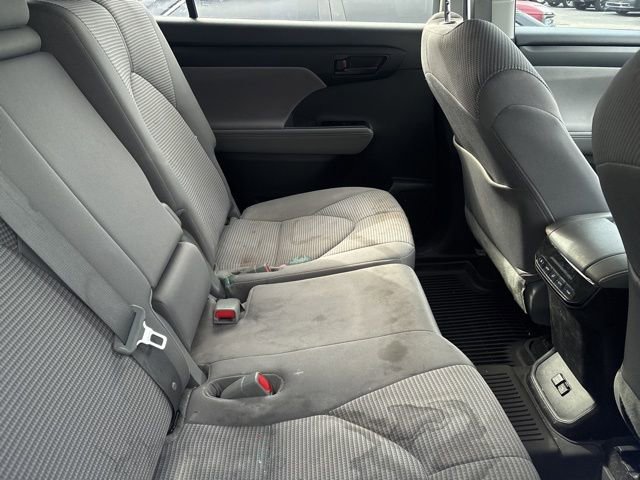 Used 2023 Toyota Highlander L FWD image 8