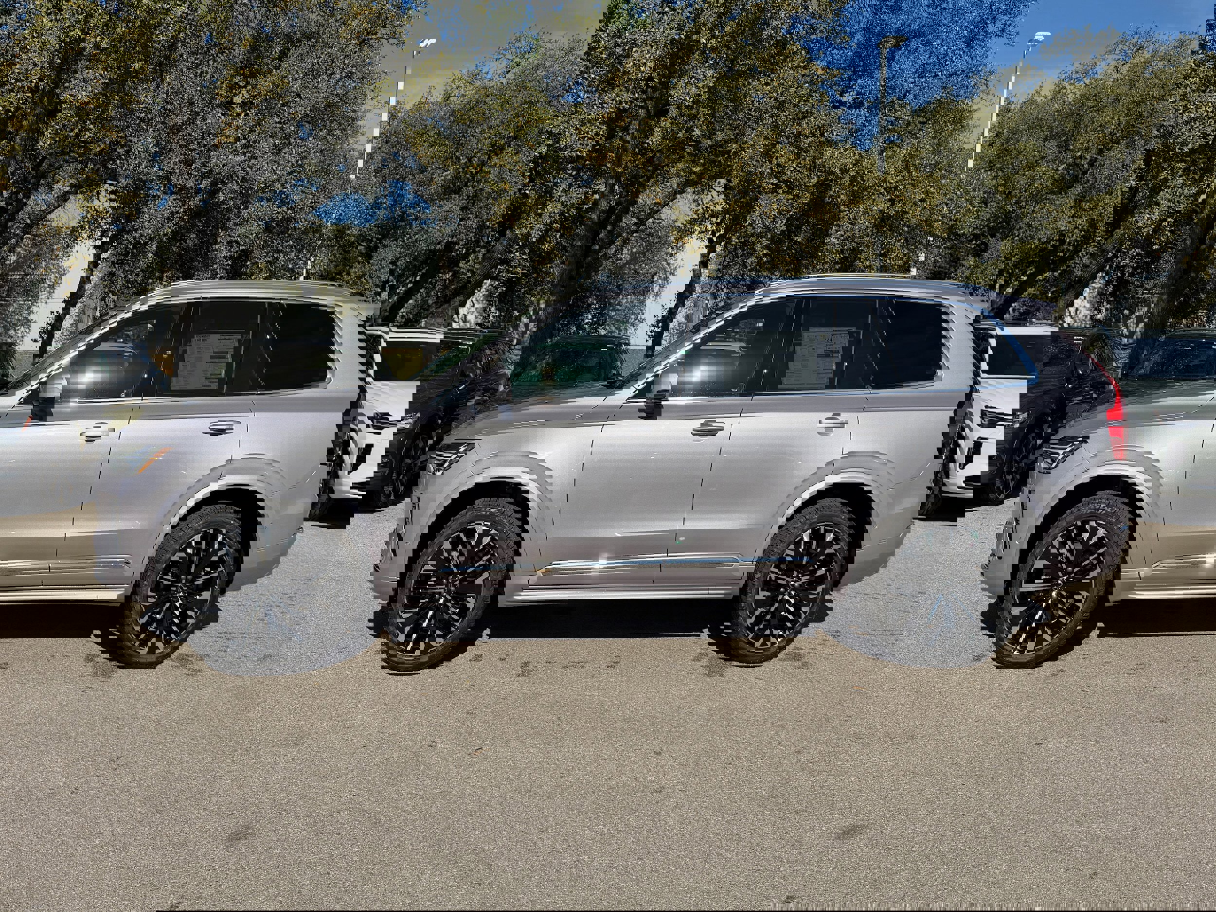 New 2026 Volvo XC90 B5 Ultra w/ Lounge Package image 3