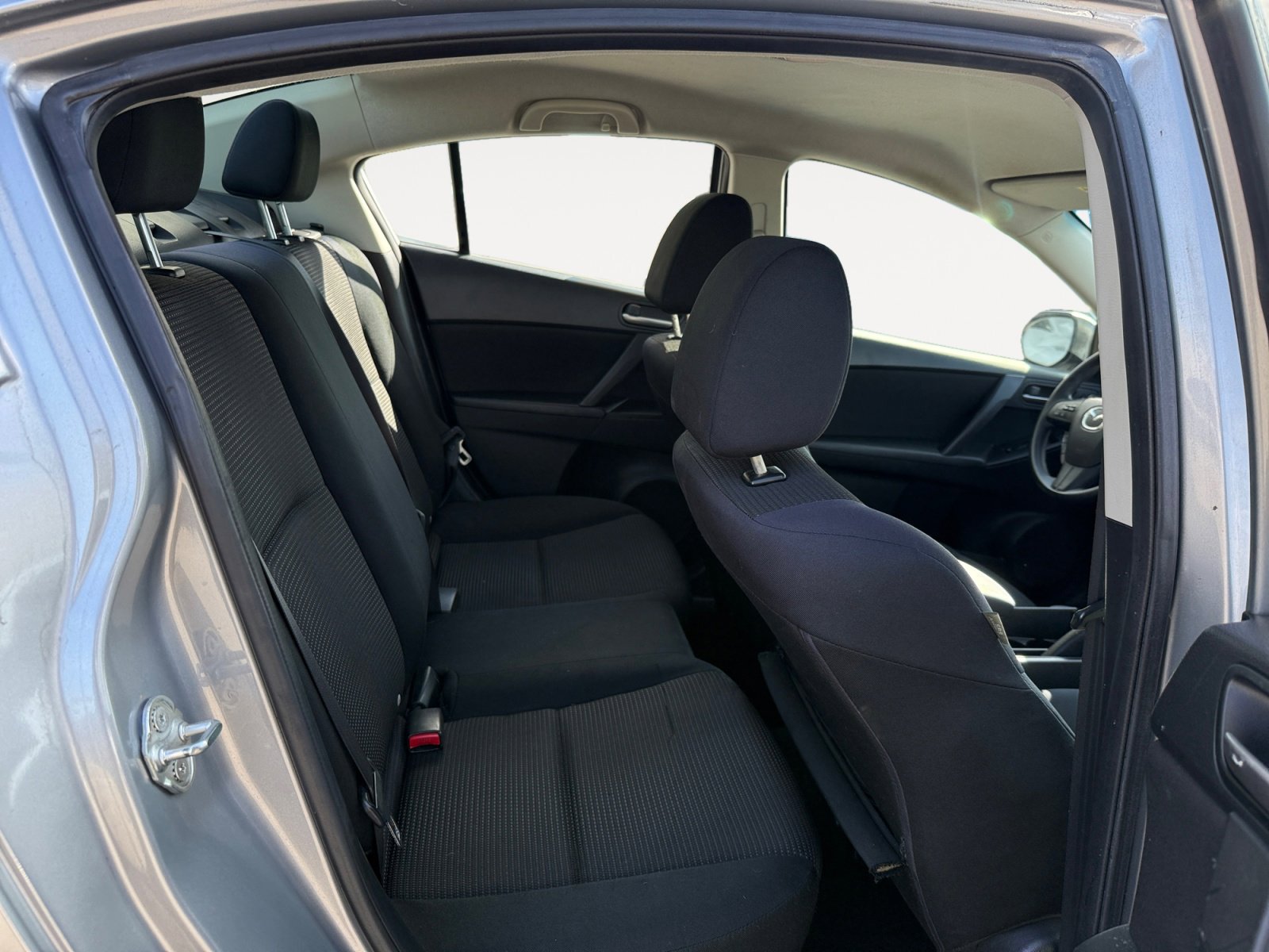 Used 2013 MAZDA MAZDA3 i Sport image 18