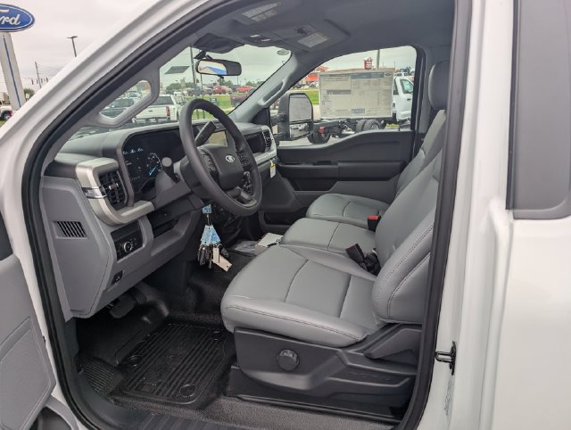 New 2026 Ford F550 4x4 Regular Cab Super Duty image 12