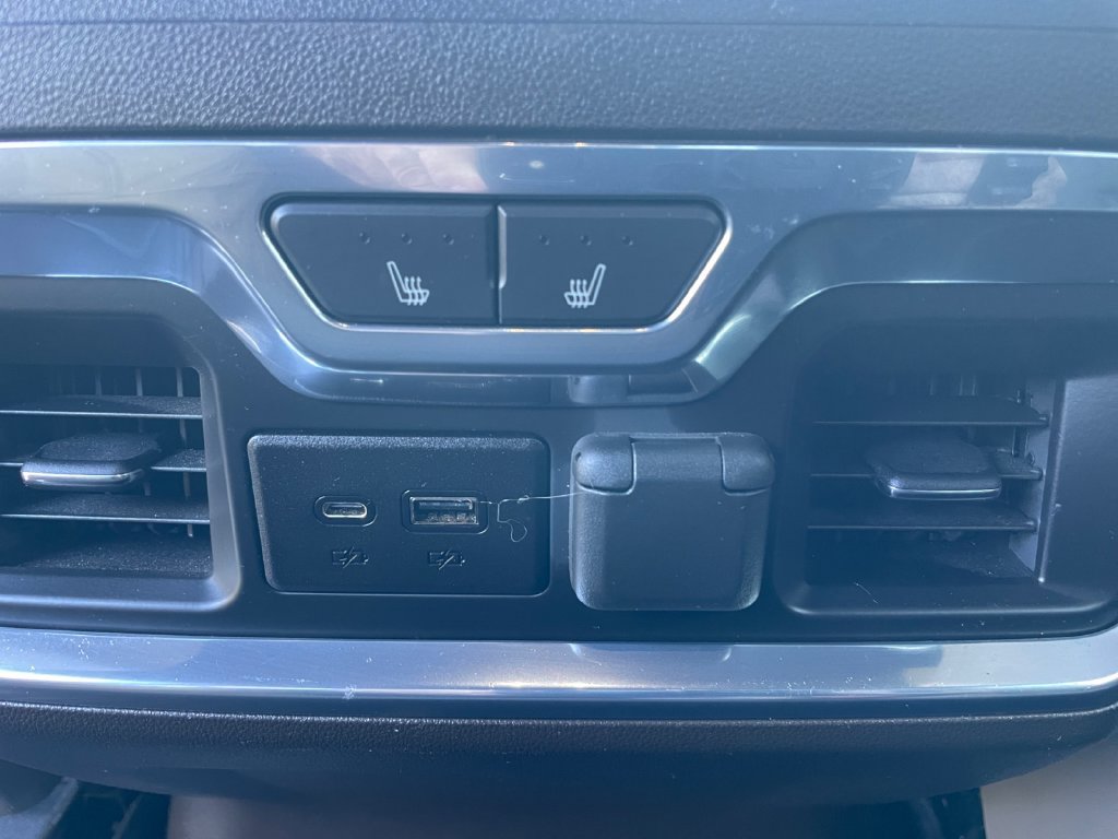 Certified 2019 Chevrolet Silverado 1500 LTZ w/ LTZ Convenience Package AWD/4WD image 36