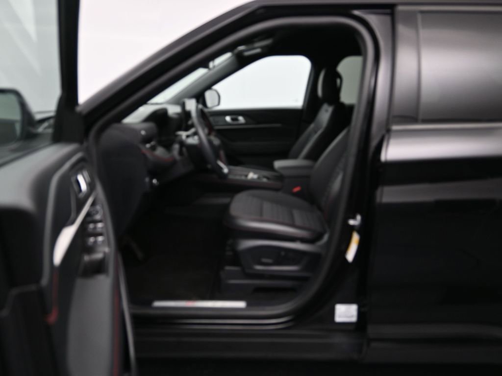 Certified 2025 Ford Explorer ST-Line w/ Premium Package image 21