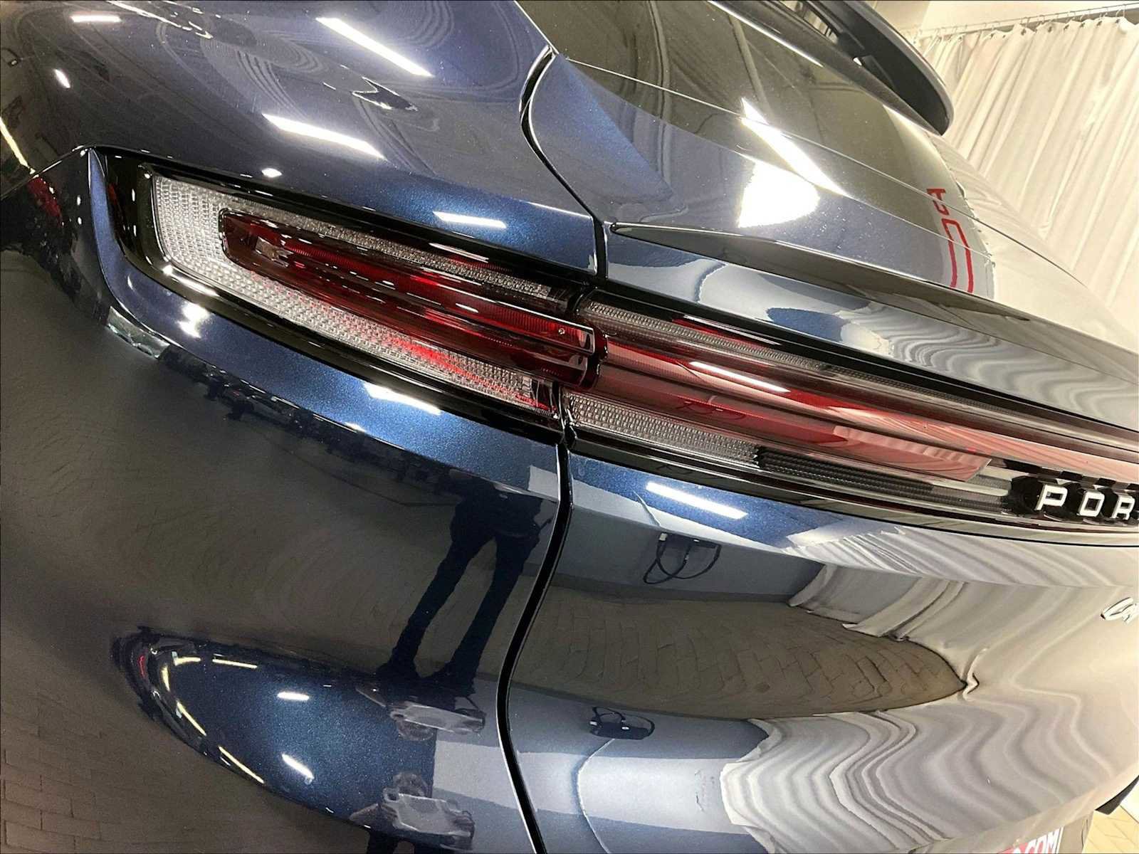 Used 2025 Porsche Cayenne Coupe image 35