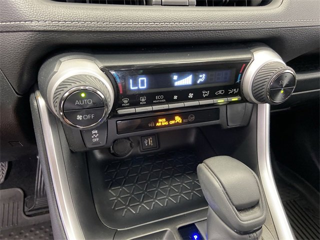 Used 2025 Toyota RAV4 LE image 28