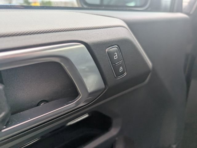 Used 2024 Ford Bronco Black Diamond image 13