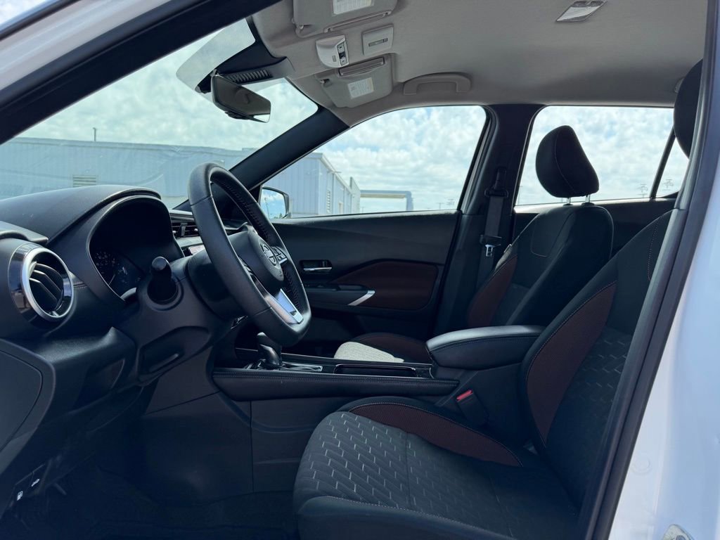 Used 2024 Nissan Kicks SR w/ Interior Electronics Package image 12