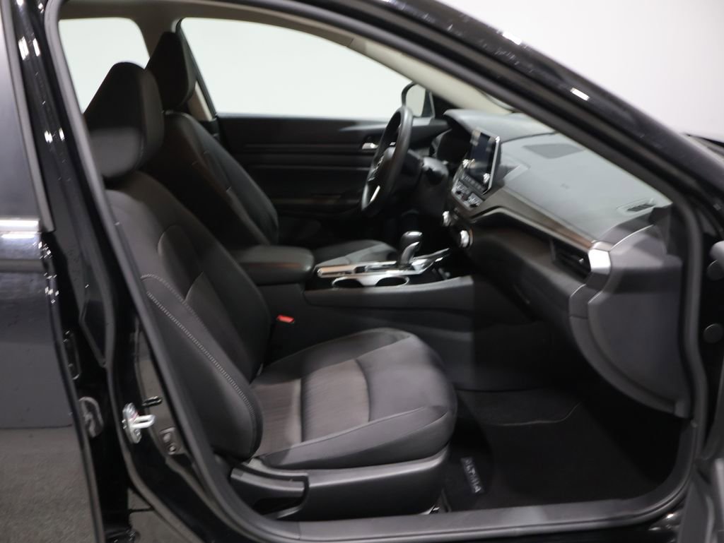 Used 2024 Nissan Altima 2.5 SV AWD/4WD image 22