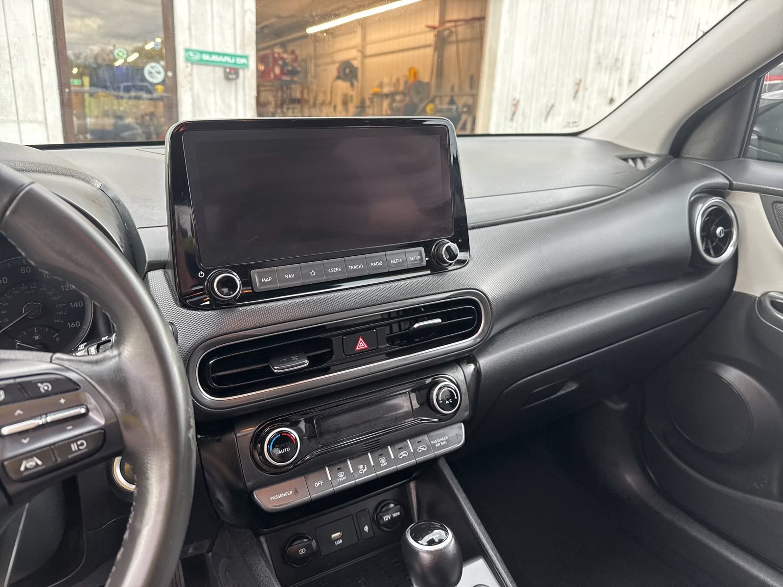 Used 2023 Hyundai Kona SEL w/ Convenience Package FWD image 14