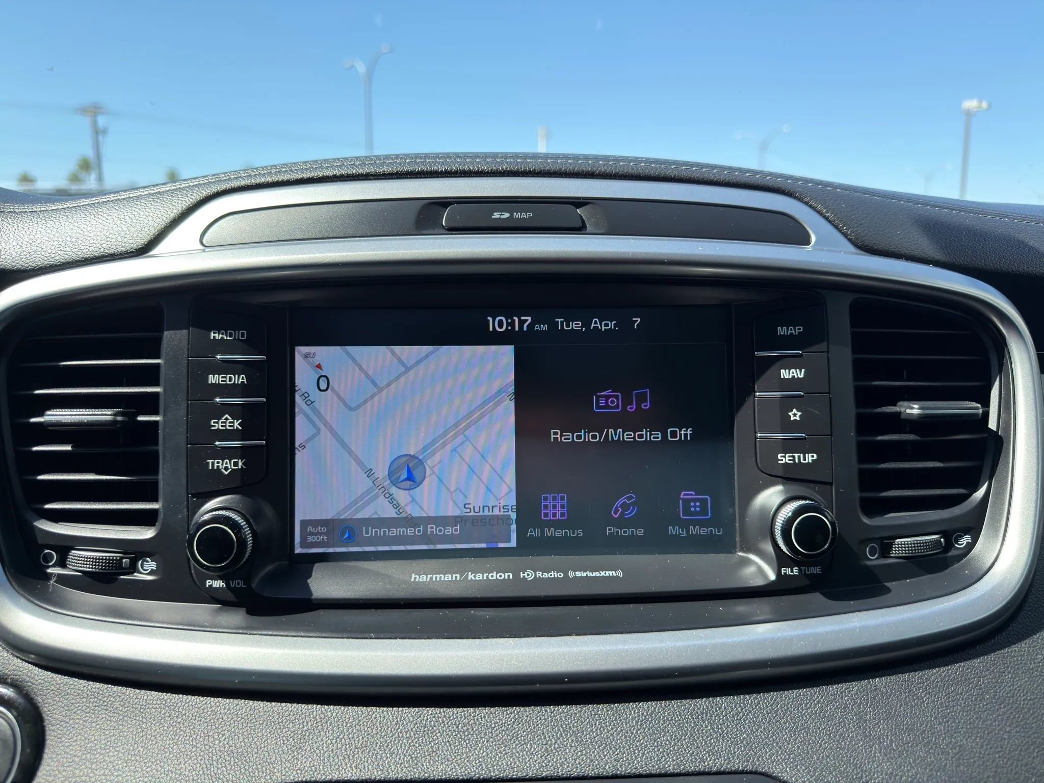 Used 2019 Kia Sorento SX image 18