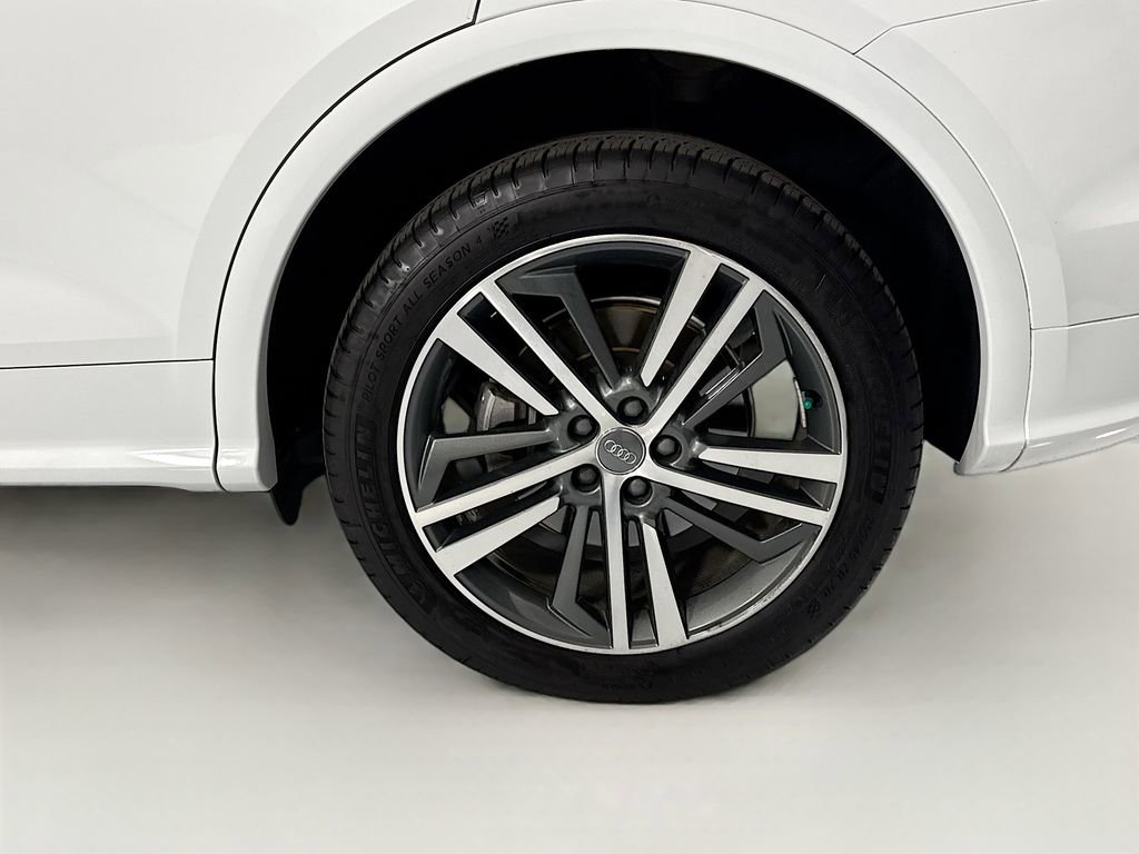 Used 2020 Audi Q5 e Premium Plus w/ Premium Plus Package AWD/4WD image 31