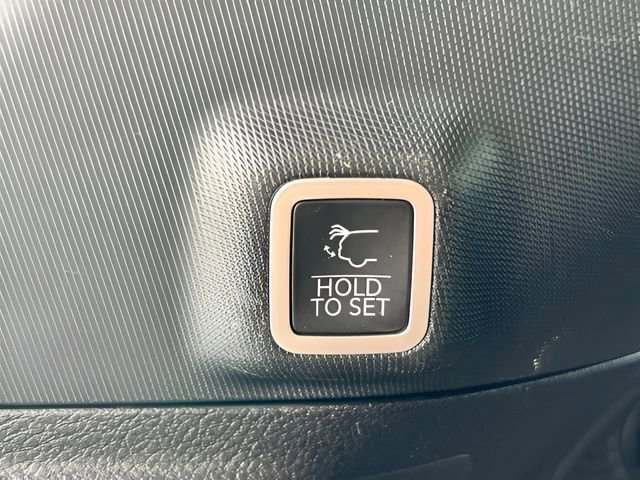 Used 2024 Jeep Grand Cherokee Limited image 28