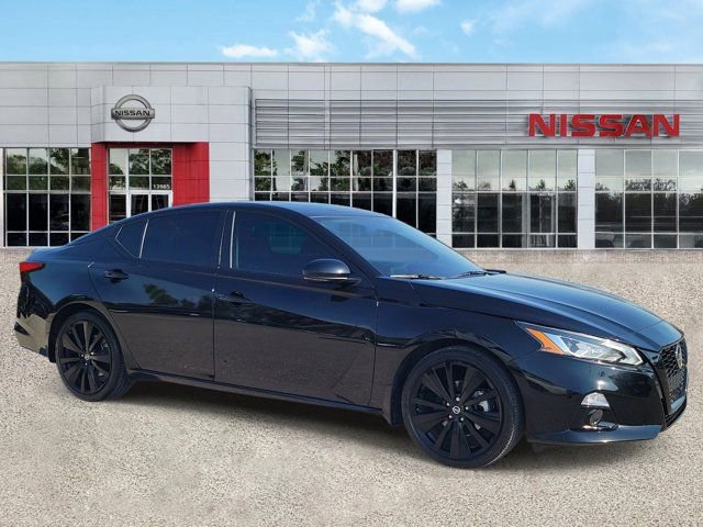 Certified 2022 Nissan Altima 2.5 SR w/ Midnight Edition Package image 2