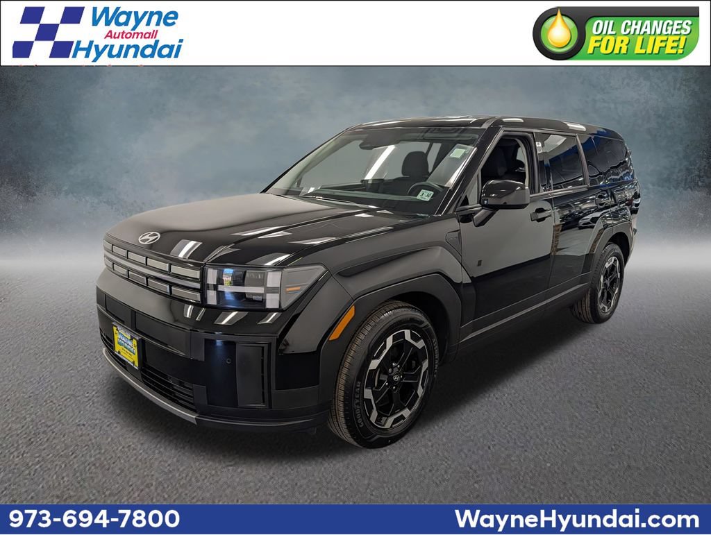 Used 2025 Hyundai Santa Fe SE AWD/4WD image 1