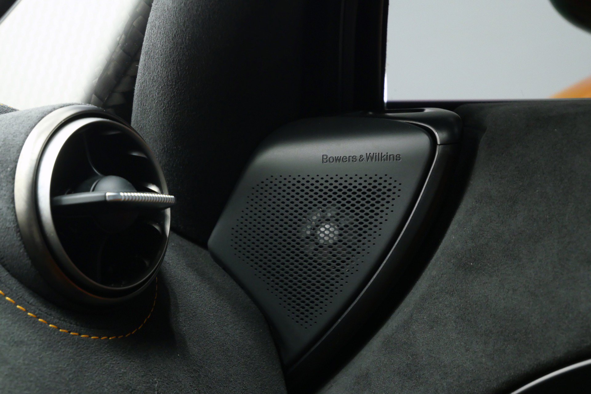 Used 2022 McLaren 720S Performance RWD image 34