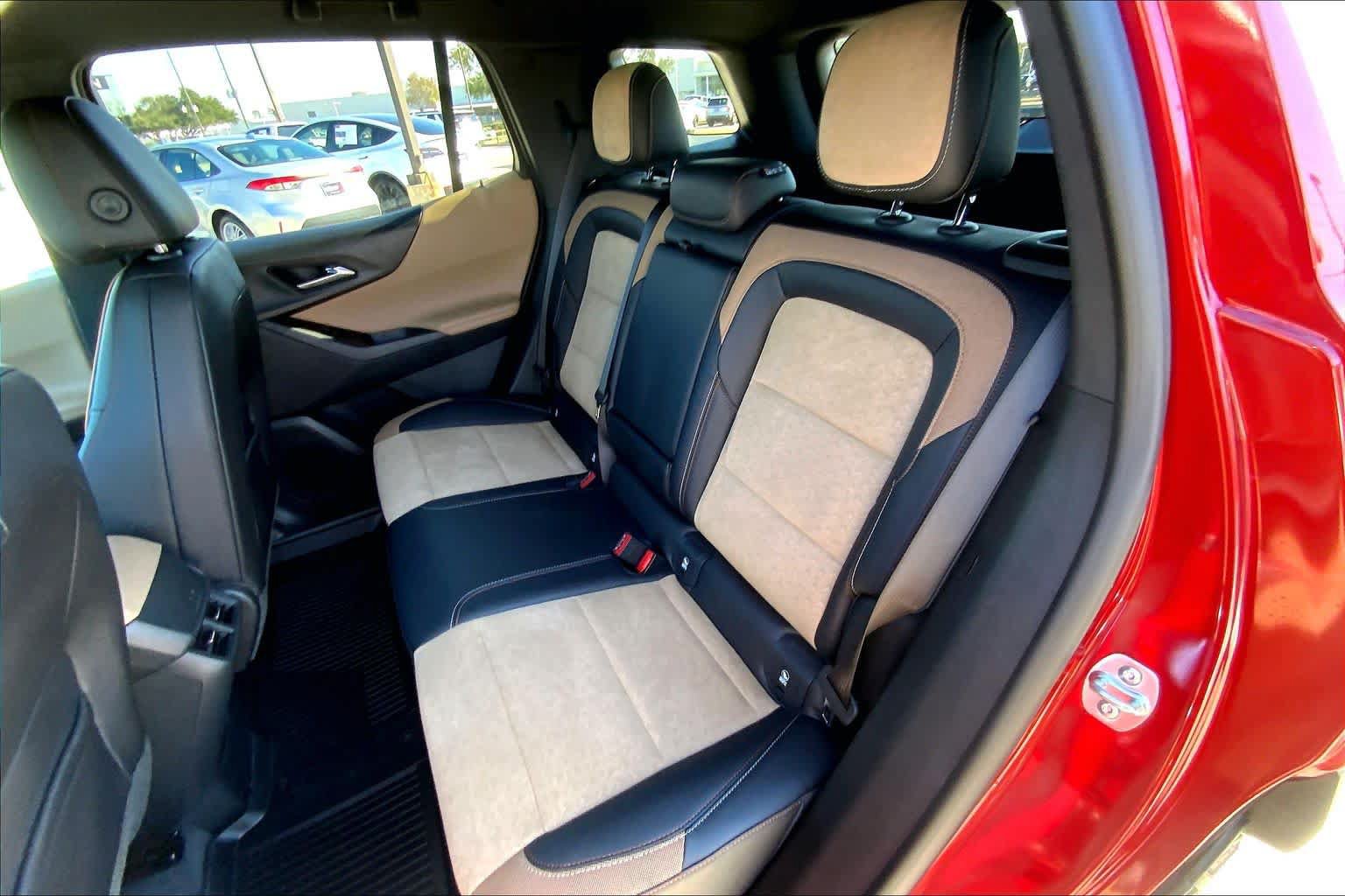 Certified 2026 Chevrolet Equinox ACTIV w/ LPO, Floor Liner Package FWD image 38
