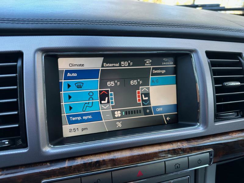 Used 2009 Jaguar XF Premium image 31