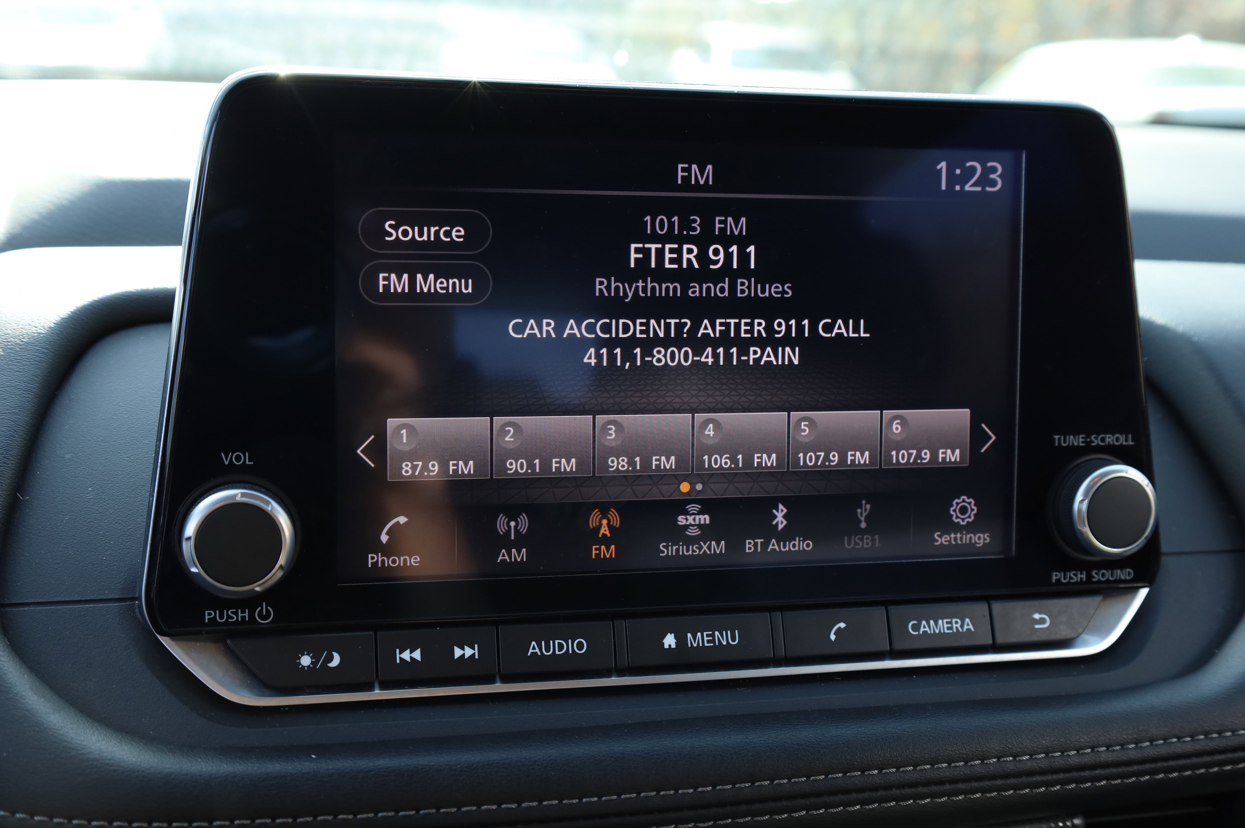 Used 2024 Nissan Rogue SV image 16