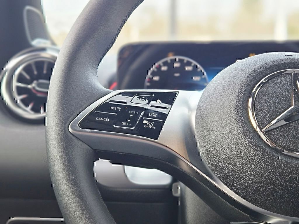 Certified 2024 Mercedes-Benz GLB 250 4MATIC image 24