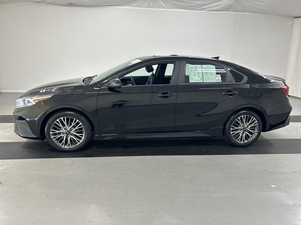 Used 2022 Kia Forte GT-Line w/ GT-Line Premium Package FWD image 6