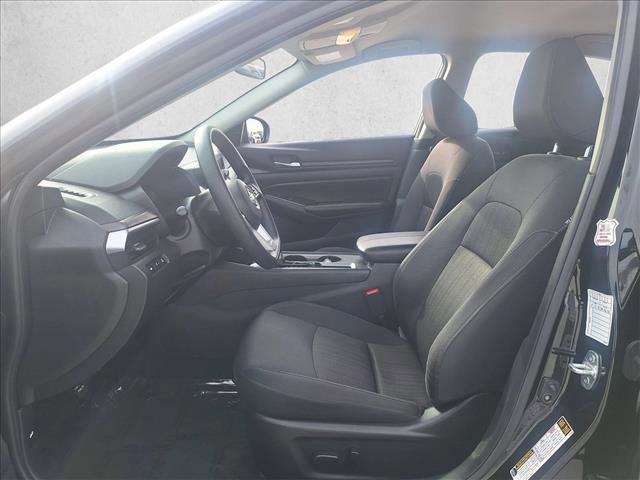 Used 2025 Nissan Altima 2.5 SV image 10