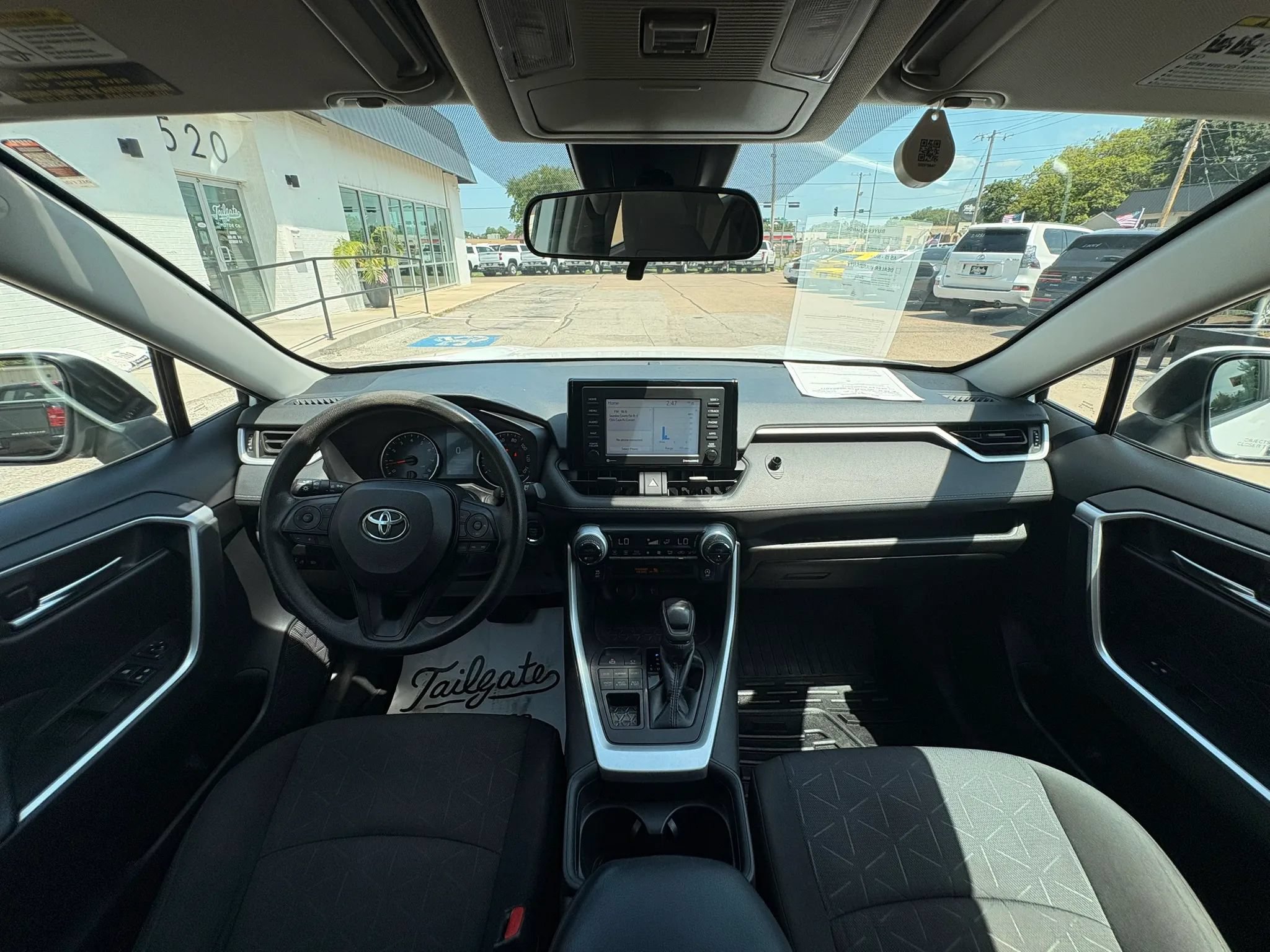 Used 2021 Toyota RAV4 XLE AWD/4WD image 17