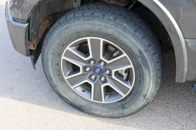 Used 2017 Ford F150 XLT w/ Equipment Group 302A Luxury image 7