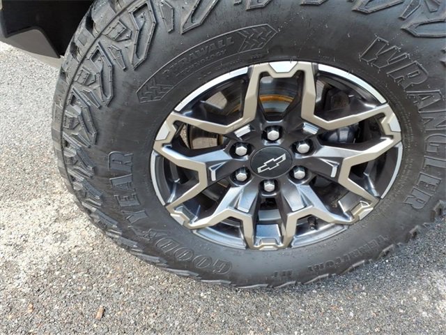 Used 2024 Chevrolet Colorado ZR2 w/ Technology Package image 10