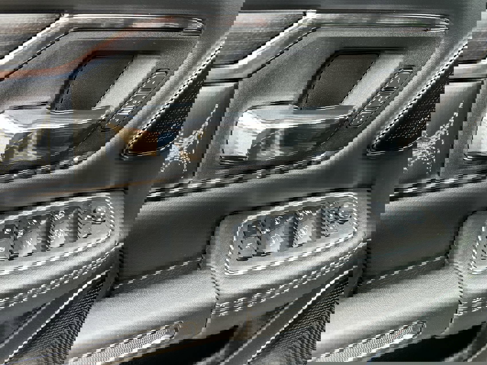 Used 2023 RAM 1500 Limited image 13