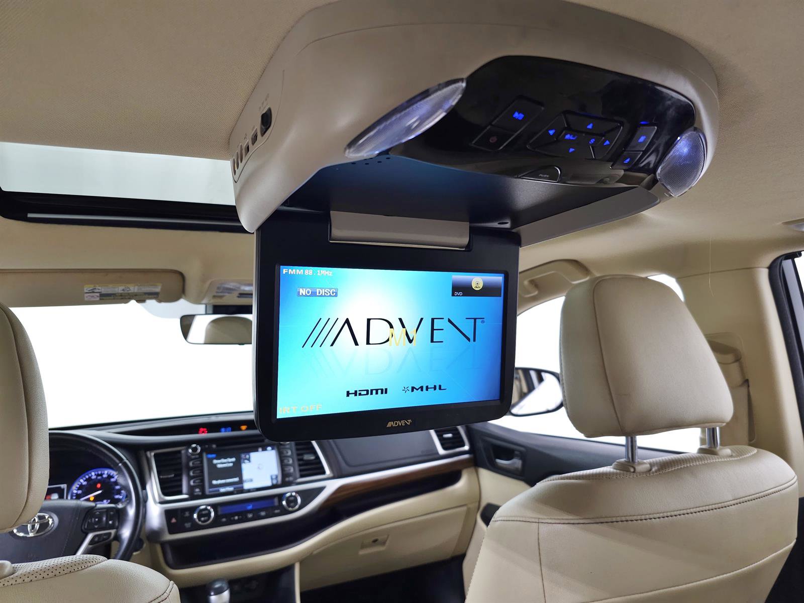 Used 2017 Toyota Highlander Limited AWD/4WD image 18