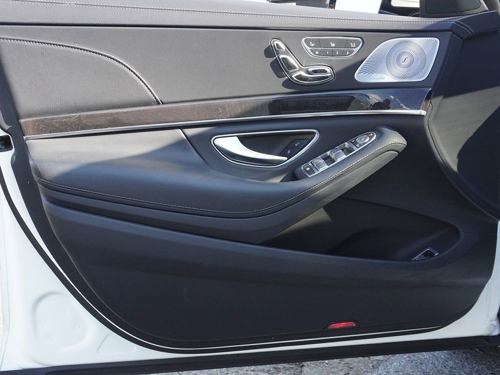 Used 2017 Mercedes-Benz S 550 4MATIC Sedan image 25